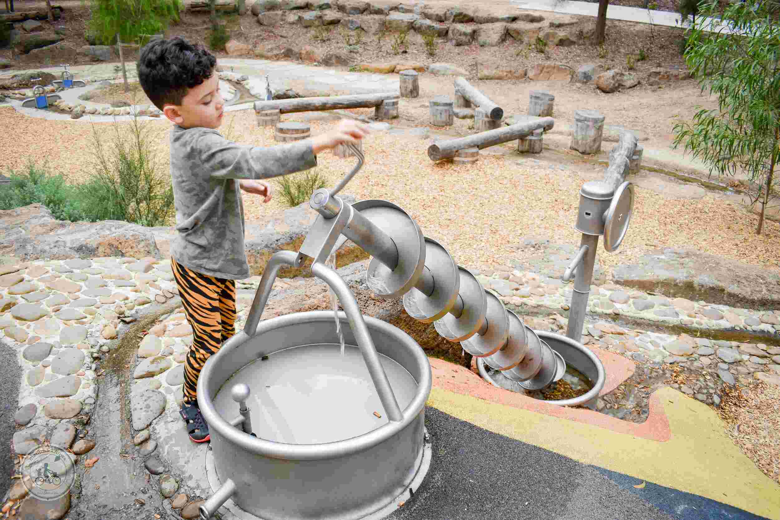 阿基米德取水器